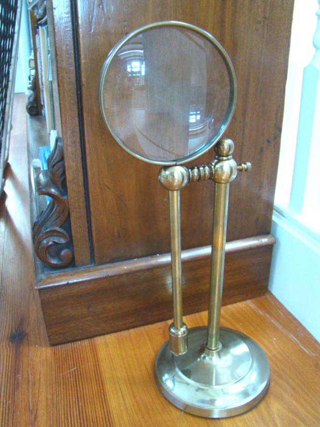 A stationary magnifying glass, 20th century